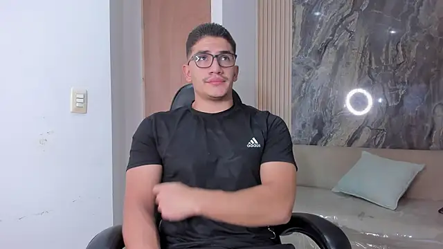 Snapshot of JeffDaltton chatting on 10/04/25, 08:40 JeffDaltton online show from 10/04/25, 08:40