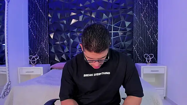 Snapshot of JeffDaltton chatting on 10/08/25, 08:06 JeffDaltton online show from 10/08/25, 08:06