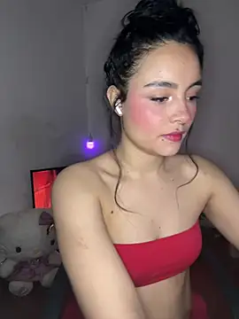 Snapshot of salome_polaniiee chatting on 07/23/26, 05:49 salome polaniiee online show from 07/23/26, 05:49