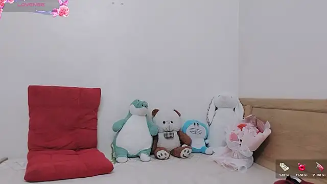 Snapshot of Holygirlsweet777 chatting on 11/17/25, 01:33 Holygirlsweet777 online show from 11/17/25, 01:33