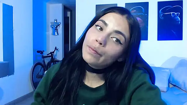 Snapshot of i_am_nina_ chatting on 01/07/25, 12:55 i am nina online show from 01/07/25, 12:55