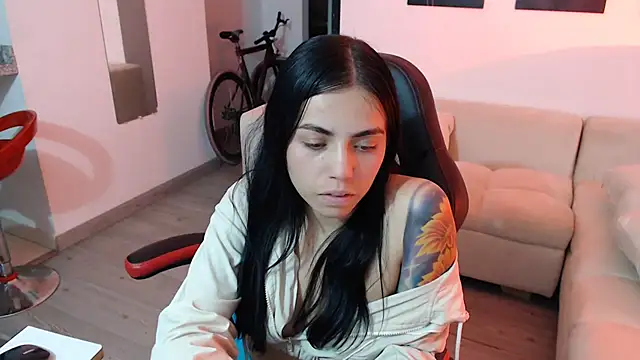 Snapshot of i_am_nina_ chatting on 01/08/25, 02:25 i am nina online show from 01/08/25, 02:25