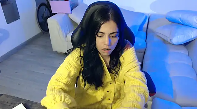 Snapshot of i_am_nina_ chatting on 01/11/25, 05:41 i am nina online show from 01/11/25, 05:41