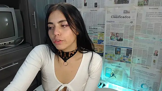 Snapshot of i_am_nina_ chatting on 02/20/25, 05:01 i am nina online show from 02/20/25, 05:01