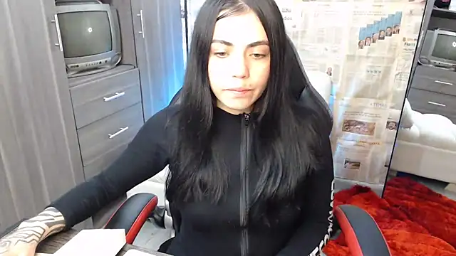 Snapshot of i_am_nina_ chatting on 09/10/25, 03:39 i am nina online show from 09/10/25, 03:39