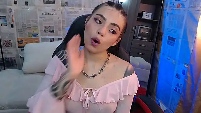 i am nina  online show from 10/08/25, 07:11