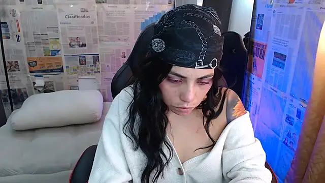 i am nina  online show from 11/12/25, 07:57