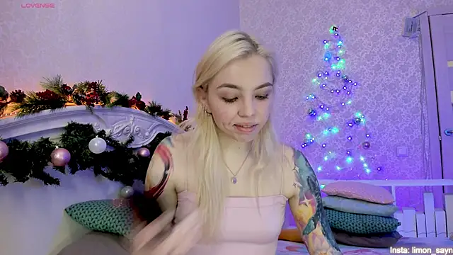 LillyMoure  online show from 12/09/24, 11:56