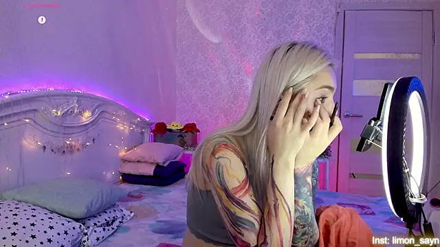 LillyMoure  online show from 10/13/25, 12:32