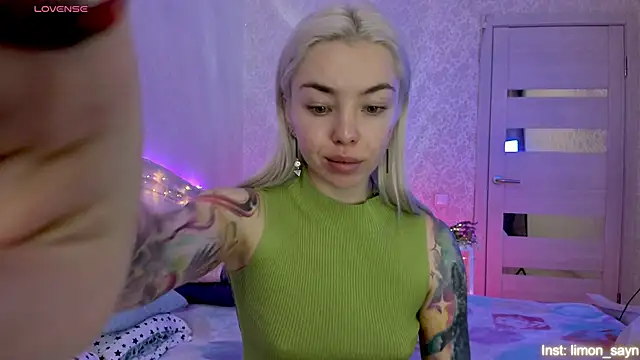 LillyMoure  online show from 10/24/25, 11:34