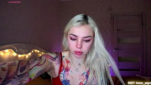 LillyMoure  online show from 04/24/26, 11:18