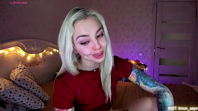 LillyMoure  online show from 04/29/26, 11:55