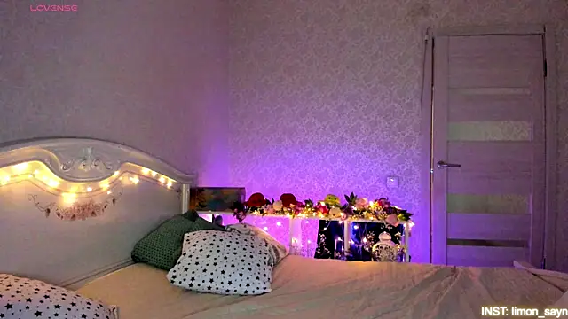 LillyMoure  online show from 05/11/26, 12:16