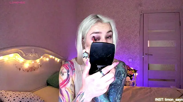 LillyMoure  online show from 05/18/26, 01:02