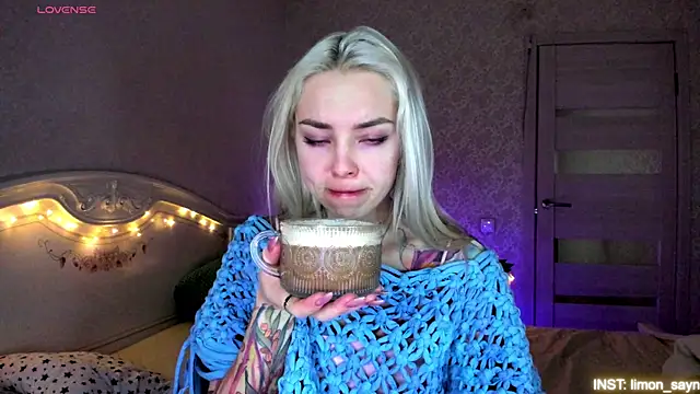 LillyMoure  online show from 05/19/26, 11:44