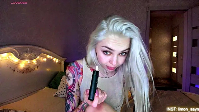 LillyMoure  online show from 06/11/26, 03:04