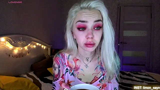 LillyMoure  online show from 06/22/26, 11:13