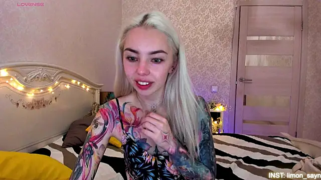LillyMoure  online show from 06/29/26, 04:08