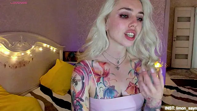 LillyMoure  online show from 07/02/26, 03:23