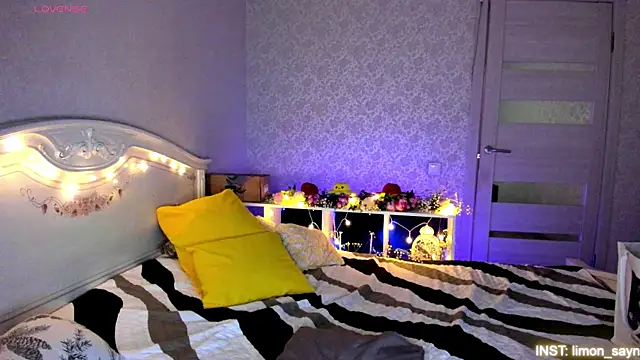 LillyMoure  online show from 07/21/26, 11:51