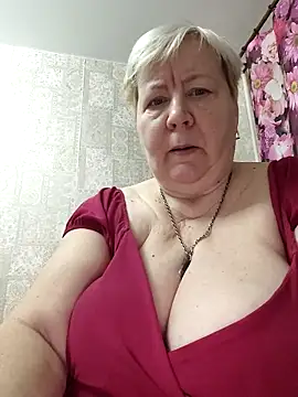 Snapshot of EffectFiona chatting on 12/01/25, 01:32 EffectFiona online show from 12/01/25, 01:32