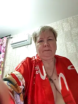 Snapshot of EffectFiona chatting on 12/01/25, 10:48 EffectFiona online show from 12/01/25, 10:48