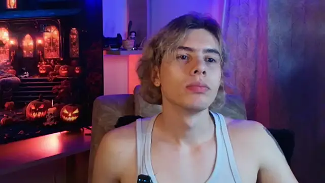 Snapshot of dimitri_tv chatting on 10/12/25, 01:37 dimitri tv online show from 10/12/25, 01:37