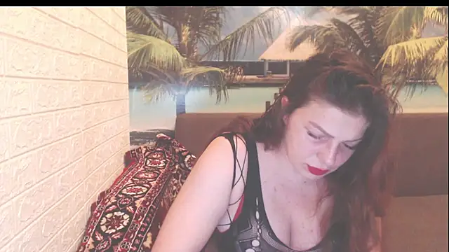 Snapshot of Queen__Natasha chatting on 10/23/25, 08:18 Queen Natasha online show from 10/23/25, 08:18