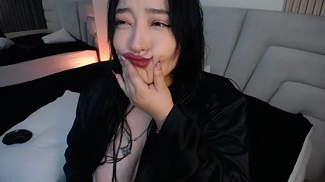 Miss Loise online show from 10/24/25, 03:47