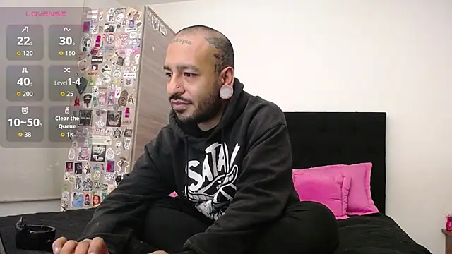 Snapshot of nika_1312 chatting on 10/09/25, 04:43 nika 1312 online show from 10/09/25, 04:43