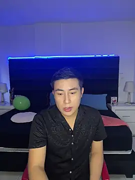 andrewmhilton  online show from 02/07/25, 10:30