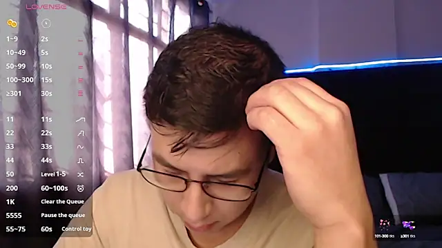 andrewmhilton  online show from 09/24/25, 10:02