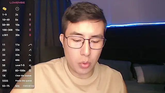 andrewmhilton  online show from 09/28/25, 06:19