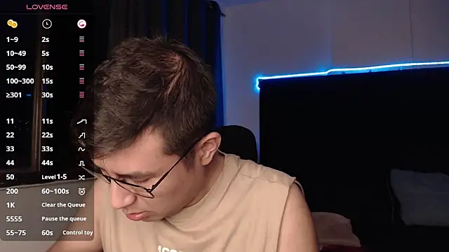 andrewmhilton  online show from 10/06/25, 05:27