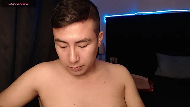 andrewmhilton  online show from 10/08/25, 06:22