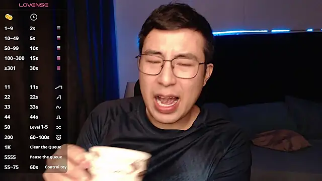 andrewmhilton  online show from 11/10/25, 07:07