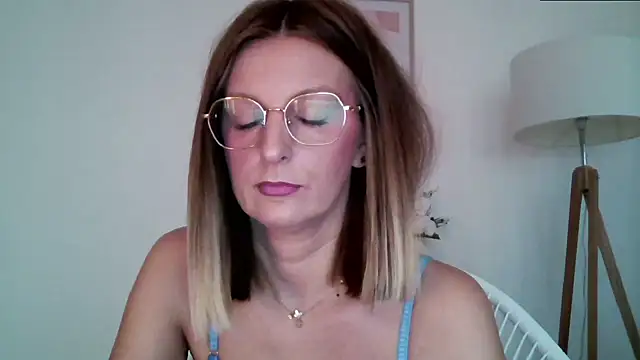 Snapshot of HornyJudith chatting on 10/14/25, 06:14 HornyJudith online show from 10/14/25, 06:14