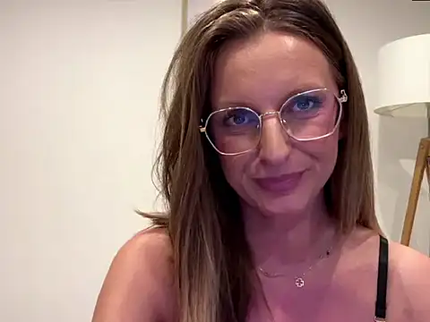 Snapshot of HornyJudith chatting on 04/15/26, 06:15 HornyJudith online show from 04/15/26, 06:15