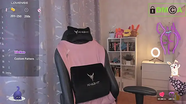 Snapshot of AnnyHoney_ chatting on 10/14/25, 09:10 AnnyHoney  online show from 10/14/25, 09:10