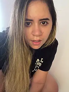 Ana lee13 online show from 12/31/24, 12:15