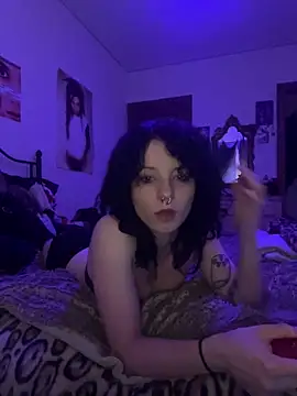 Snapshot of Bunny_y chatting on 10/11/25, 02:22 Bunny y online show from 10/11/25, 02:22