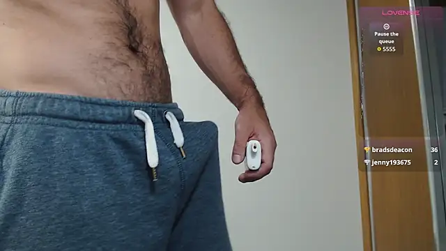 Snapshot of cutehairymacho chatting on 10/15/25, 10:48 cutehairymacho online show from 10/15/25, 10:48