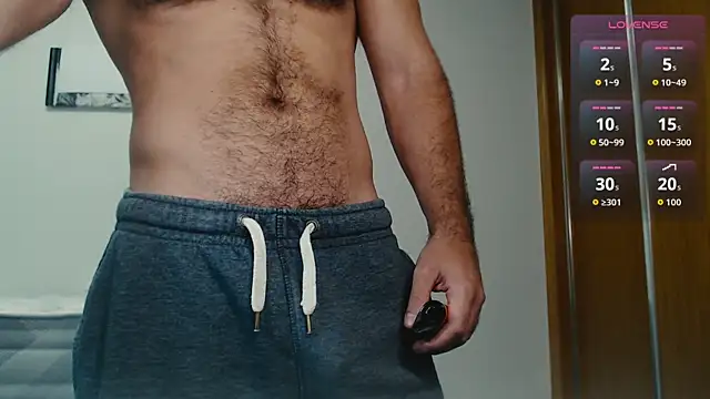 Snapshot of cutehairymacho chatting on 11/03/25, 11:44 cutehairymacho online show from 11/03/25, 11:44