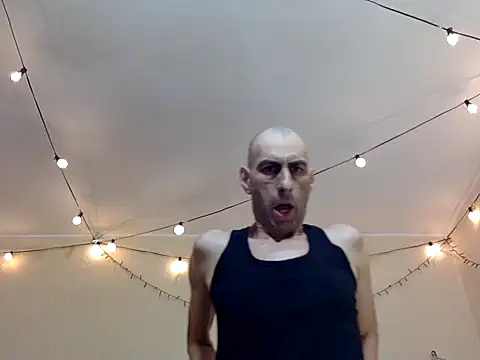 HandsomeAlfie online show from 09/18/25, 02:13