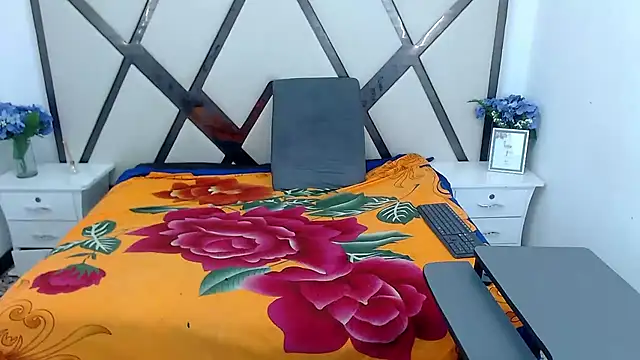 Snapshot of ChloexBigAss chatting on 01/02/25, 11:49 ChloexBigAss online show from 01/02/25, 11:49