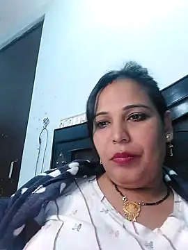 Poojabhabi101 online show from 12/18/24, 05:21
