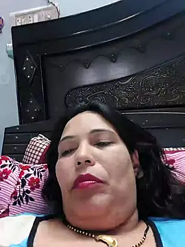 Snapshot of Poojabhabi101 chatting on 09/12/25, 06:02 Poojabhabi101 online show from 09/12/25, 06:02