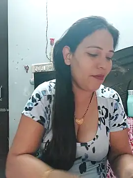 Snapshot of Poojabhabi101 chatting on 09/14/25, 06:45 Poojabhabi101 online show from 09/14/25, 06:45