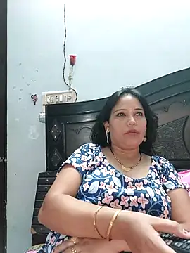 Snapshot of Poojabhabi101 chatting on 09/15/25, 05:40 Poojabhabi101 online show from 09/15/25, 05:40