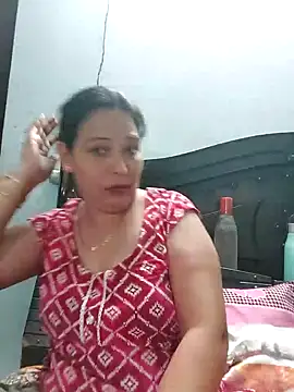 Snapshot of Poojabhabi101 chatting on 09/21/25, 06:26 Poojabhabi101 online show from 09/21/25, 06:26